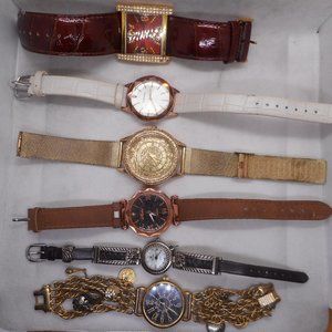 Set of 6 Mixed DESIGNER FASHION Women's Bracelet Battery Watches!